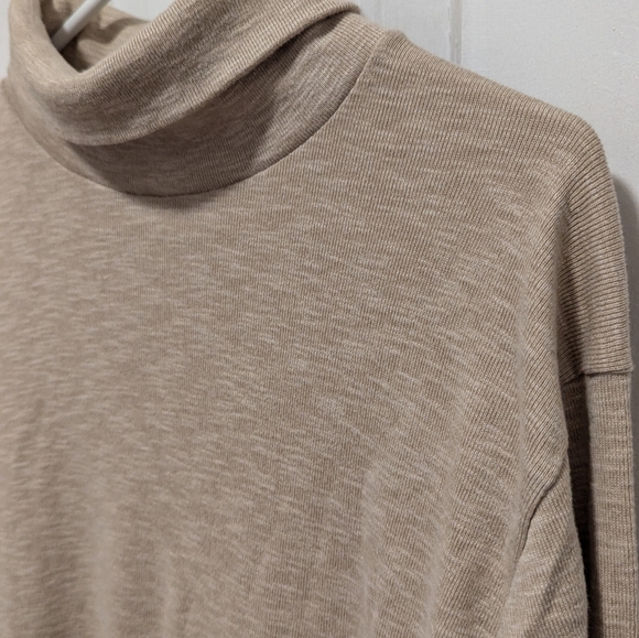 Men's Turtleneck - Abercrombie and Fitch - Picture 2 of 5